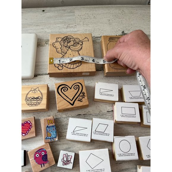 Stamps and ink pads large lot - Picture 8 of 16